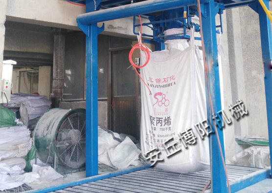 噸袋包裝機(jī)無塵包裝，干凈環(huán)境