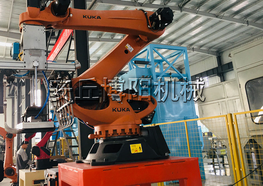 為什么越來越多的行業(yè)使用袋裝肥料機器人碼垛機？