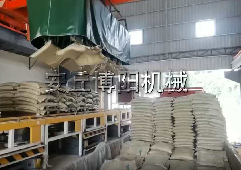 50kg編織袋桁架式自動(dòng)裝車機(jī)的特點(diǎn)是什么？